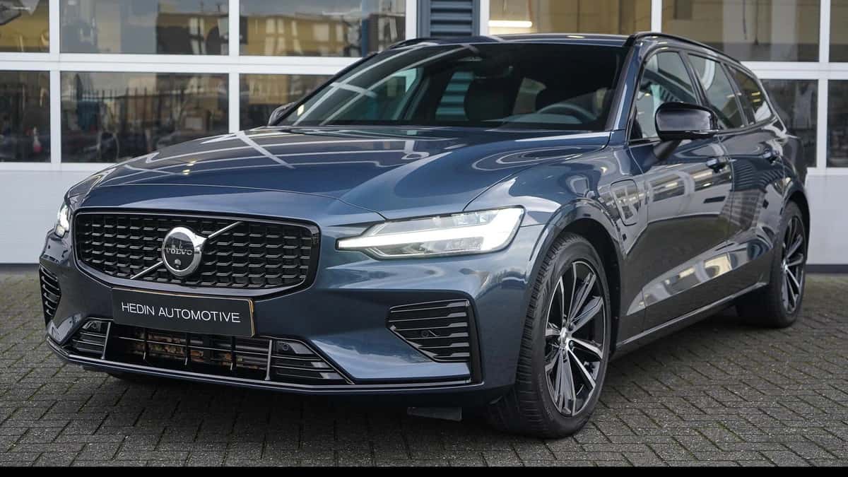 Volvo V60 (2025) — foto 1