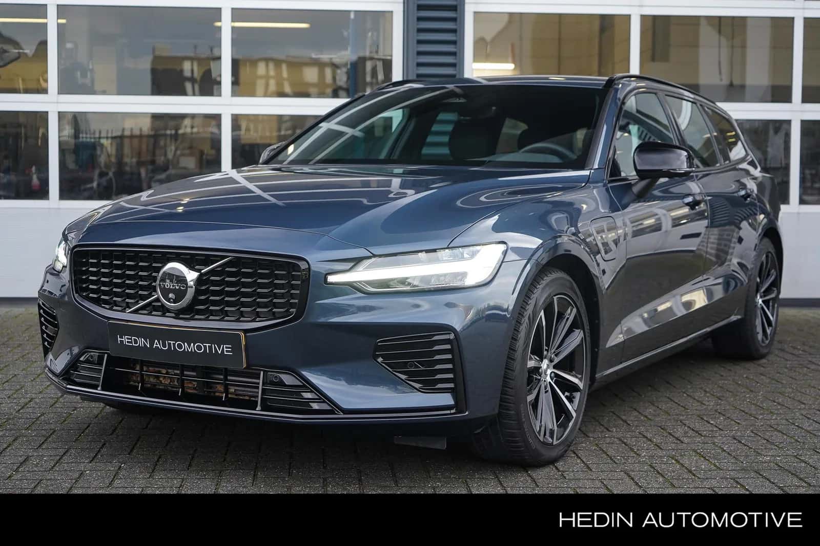 Volvo V60 (2025) — foto 1