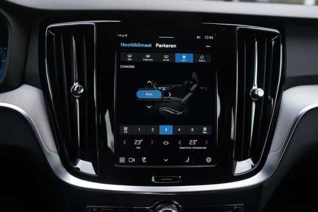 Volvo V60 (2025) thumbnail 24