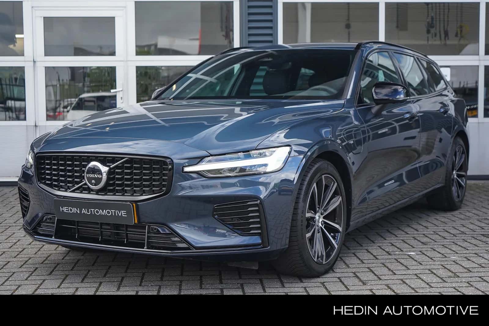 Volvo V60 (2025) — foto 1