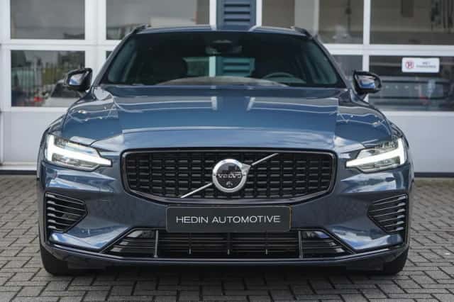 Volvo V60 (2025) thumbnail 2