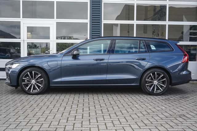 Volvo V60 (2025) thumbnail 3