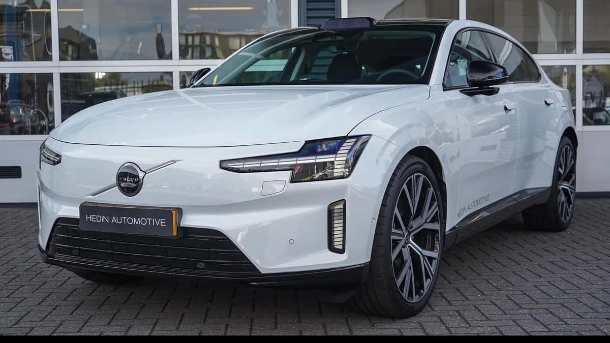 Volvo ES90 (2026) — foto 1