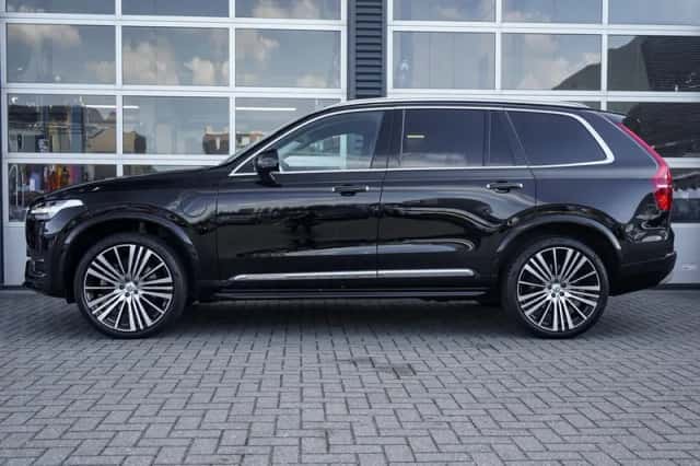 Volvo XC90 (2022) thumbnail 3