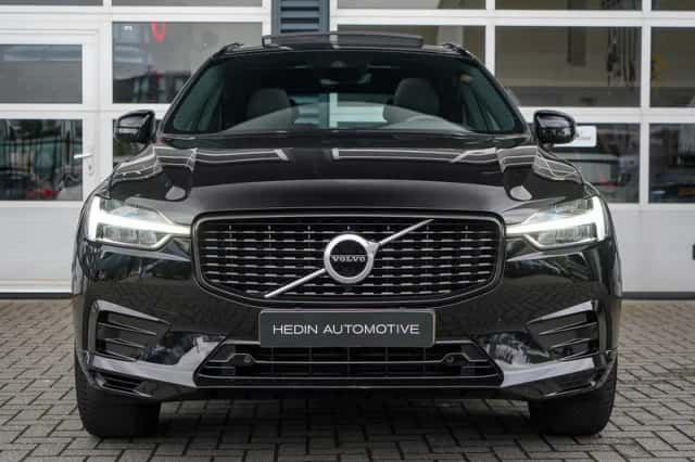 Volvo XC60 (2019) thumbnail 2