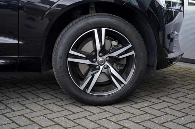 Volvo XC60 (2019) thumbnail 7
