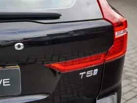 Volvo XC60 (2019) thumbnail 9