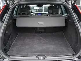 Volvo XC60 (2019) thumbnail 10