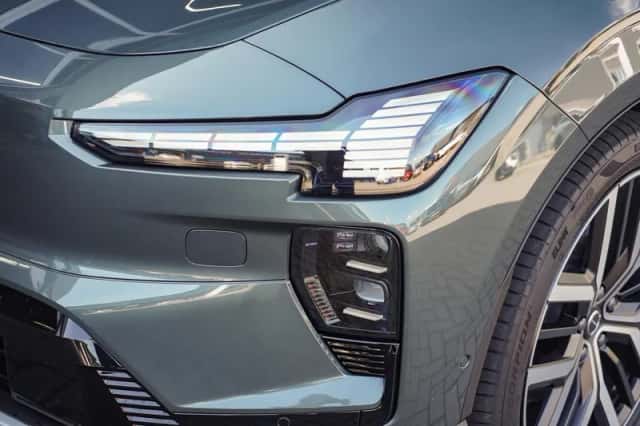 Volvo EX60 (2026) thumbnail 4