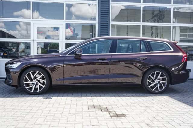 Volvo V60 (2019) thumbnail 3
