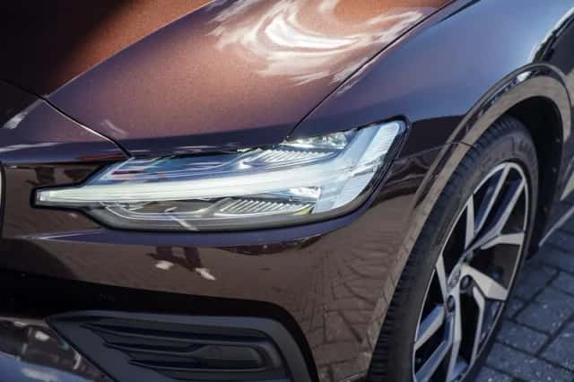 Volvo V60 (2019) thumbnail 4