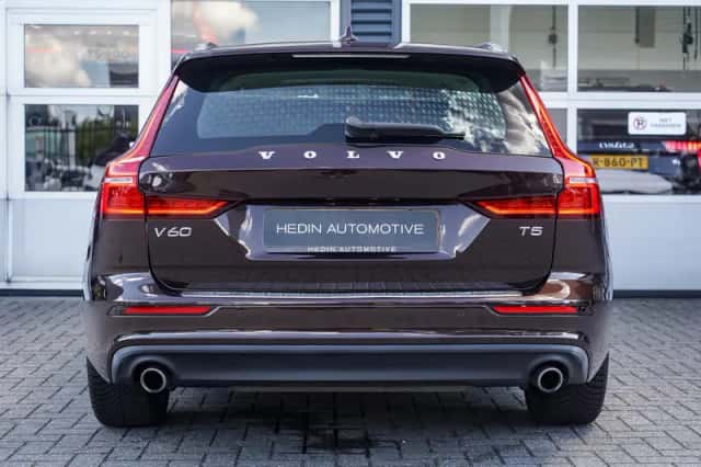 Volvo V60 (2019) thumbnail 5