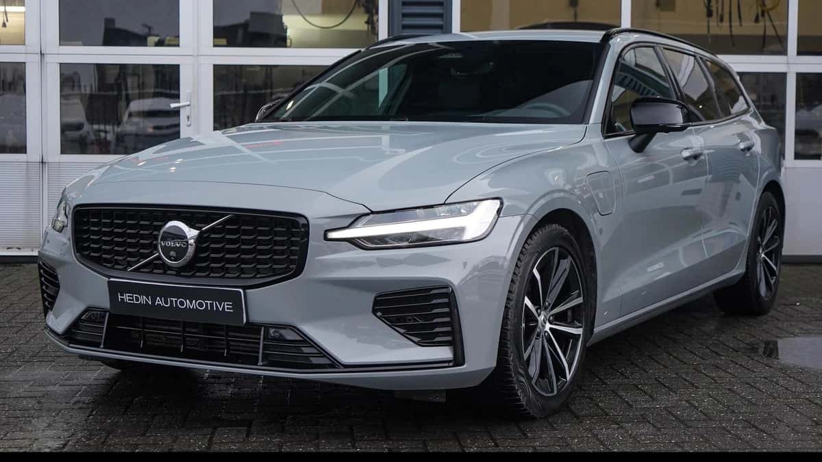 Volvo V60 (2025) — foto 1