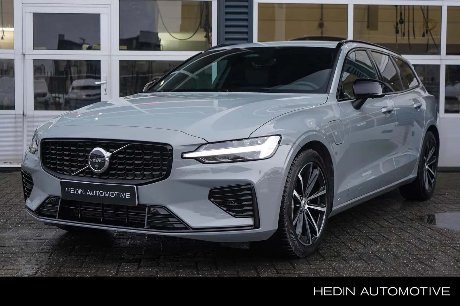 Volvo V60 (2025) — foto 1