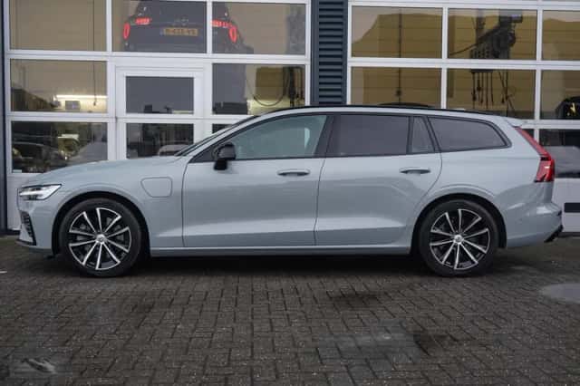 Volvo V60 (2025) thumbnail 3