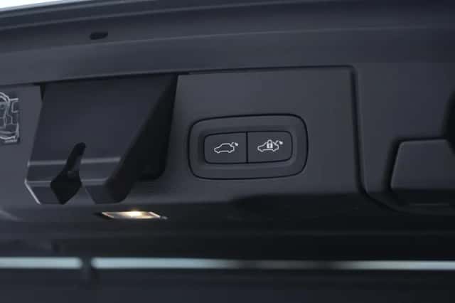 Volvo XC60 (2020) thumbnail 11