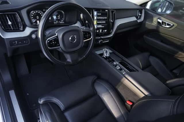 Volvo XC60 (2020) thumbnail 12