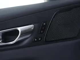 Volvo XC60 (2020) thumbnail 15