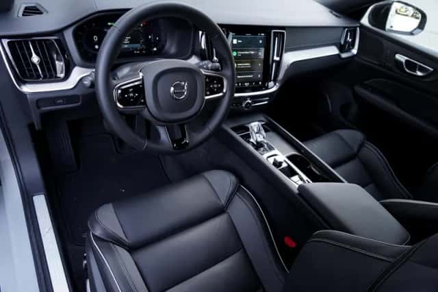 Volvo V60 (2025) thumbnail 11