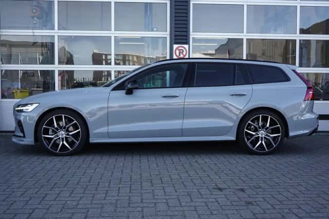 Volvo V60 (2025) thumbnail 3