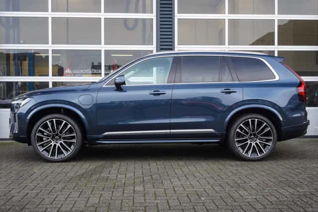 Volvo XC90 (2026) thumbnail 3