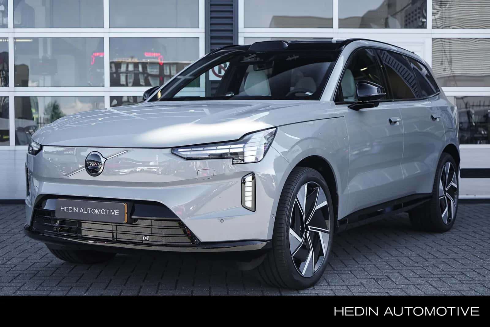 Volvo EX90 (2025) — foto 1