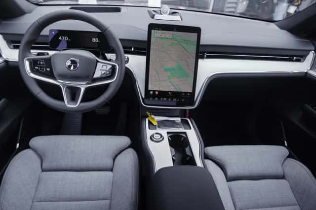 Volvo EX90 (2025) thumbnail 13