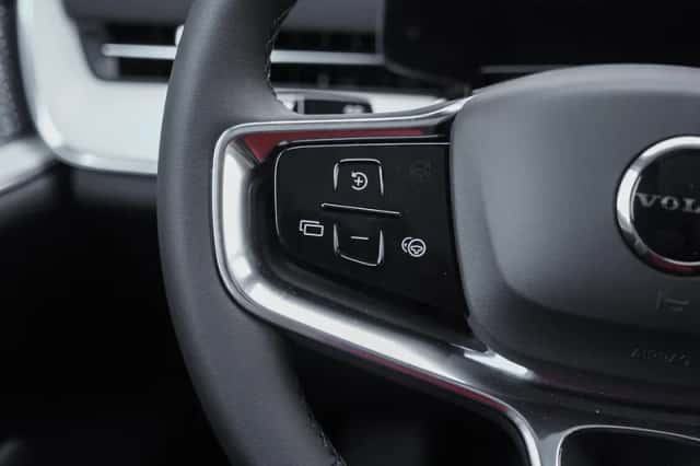 Volvo EX90 (2025) thumbnail 18