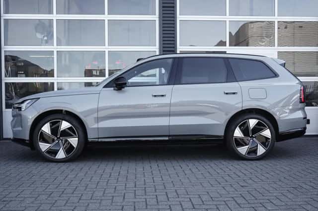 Volvo EX90 (2025) thumbnail 3