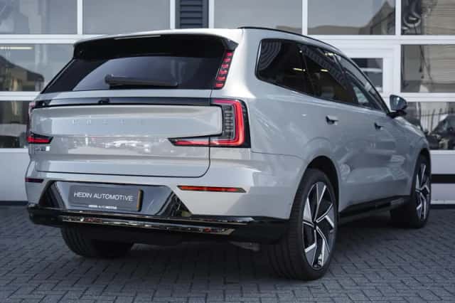 Volvo EX90 (2025) thumbnail 6