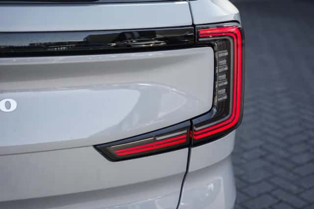 Volvo EX90 (2025) thumbnail 9