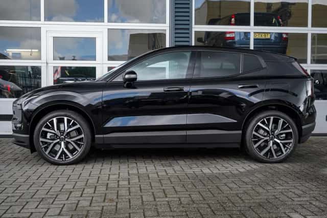 Volvo EX30 (2026) thumbnail 3