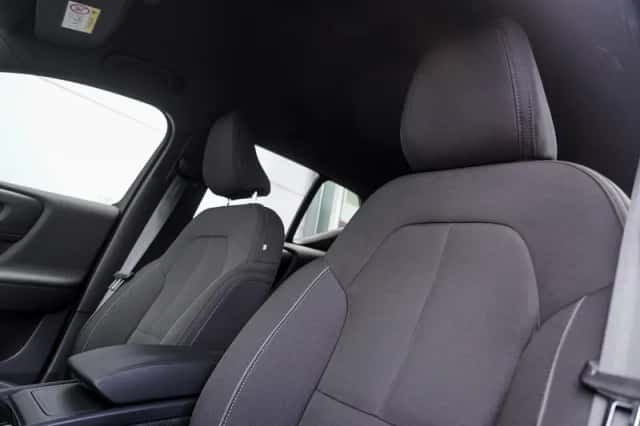 Volvo XC40 (2023) thumbnail 15