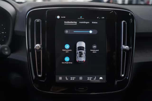 Volvo XC40 (2023) thumbnail 19