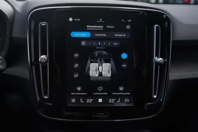 Volvo XC40 (2023) thumbnail 20