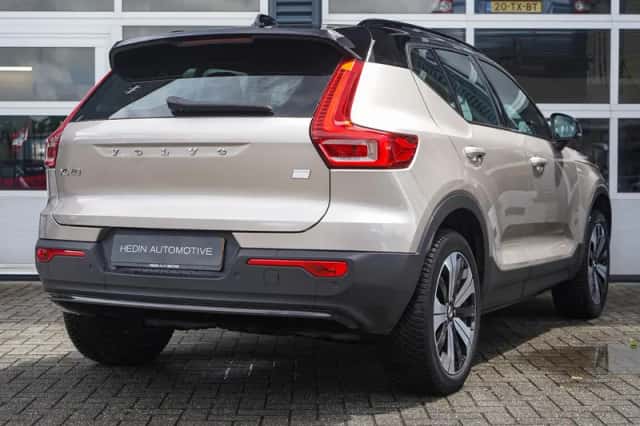 Volvo XC40 (2023) thumbnail 6