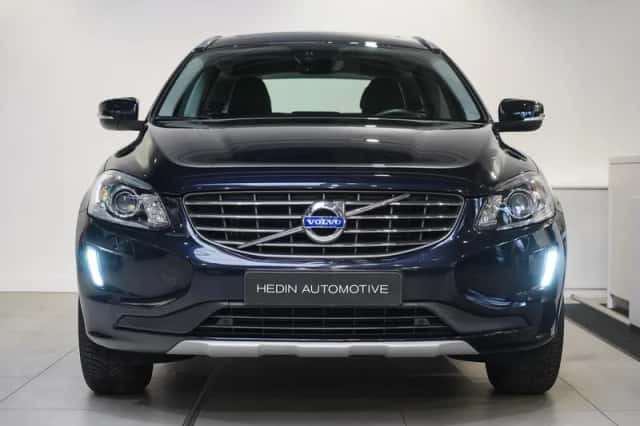 Volvo XC60 (2016) thumbnail 2