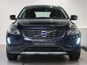 Volvo XC60 (2016) thumbnail 2