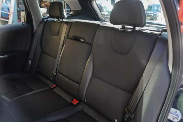 Volvo XC60 (2016) thumbnail 12