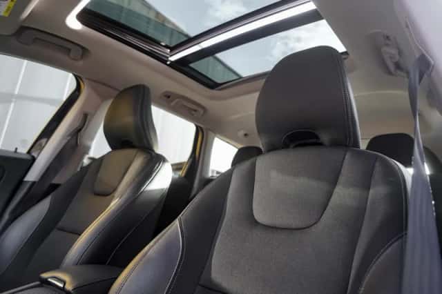 Volvo XC60 (2016) thumbnail 15
