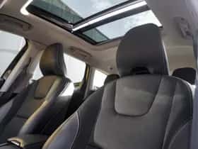 Volvo XC60 (2016) thumbnail 15