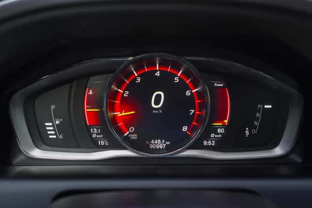 Volvo XC60 (2016) thumbnail 16