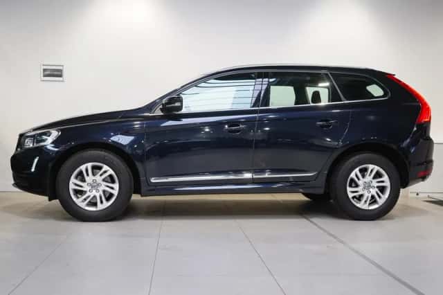 Volvo XC60 (2016) thumbnail 3