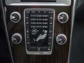Volvo XC60 (2016) thumbnail 24