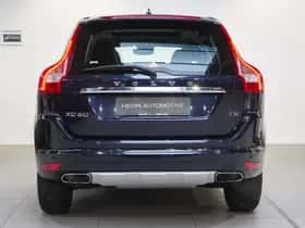 Volvo XC60 (2016) thumbnail 5