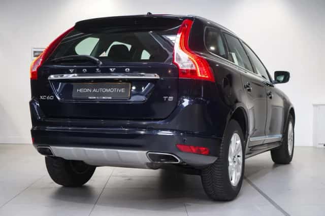 Volvo XC60 (2016) thumbnail 6