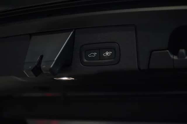 Volvo XC60 (2023) thumbnail 11