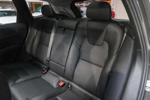 Volvo XC60 (2023) thumbnail 14
