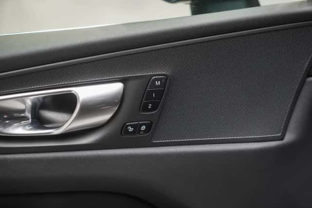 Volvo XC60 (2023) thumbnail 15
