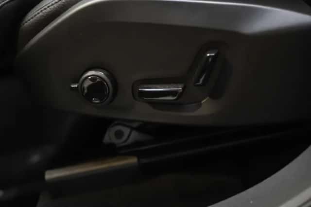 Volvo XC60 (2023) thumbnail 16